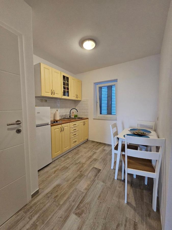 Apartman Lila Čunski Exterior foto